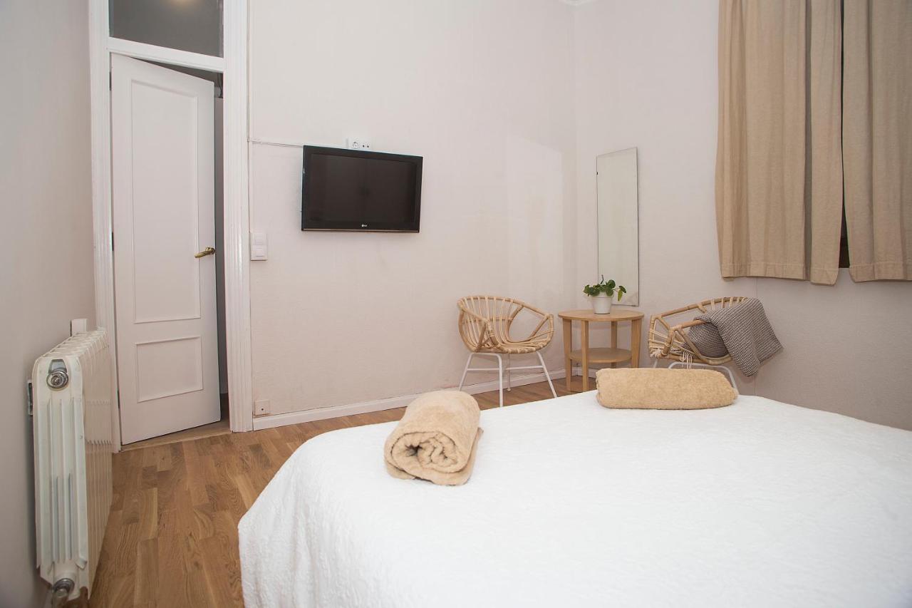 Mai & Maud Ronda Apartment برشلونة المظهر الخارجي الصورة