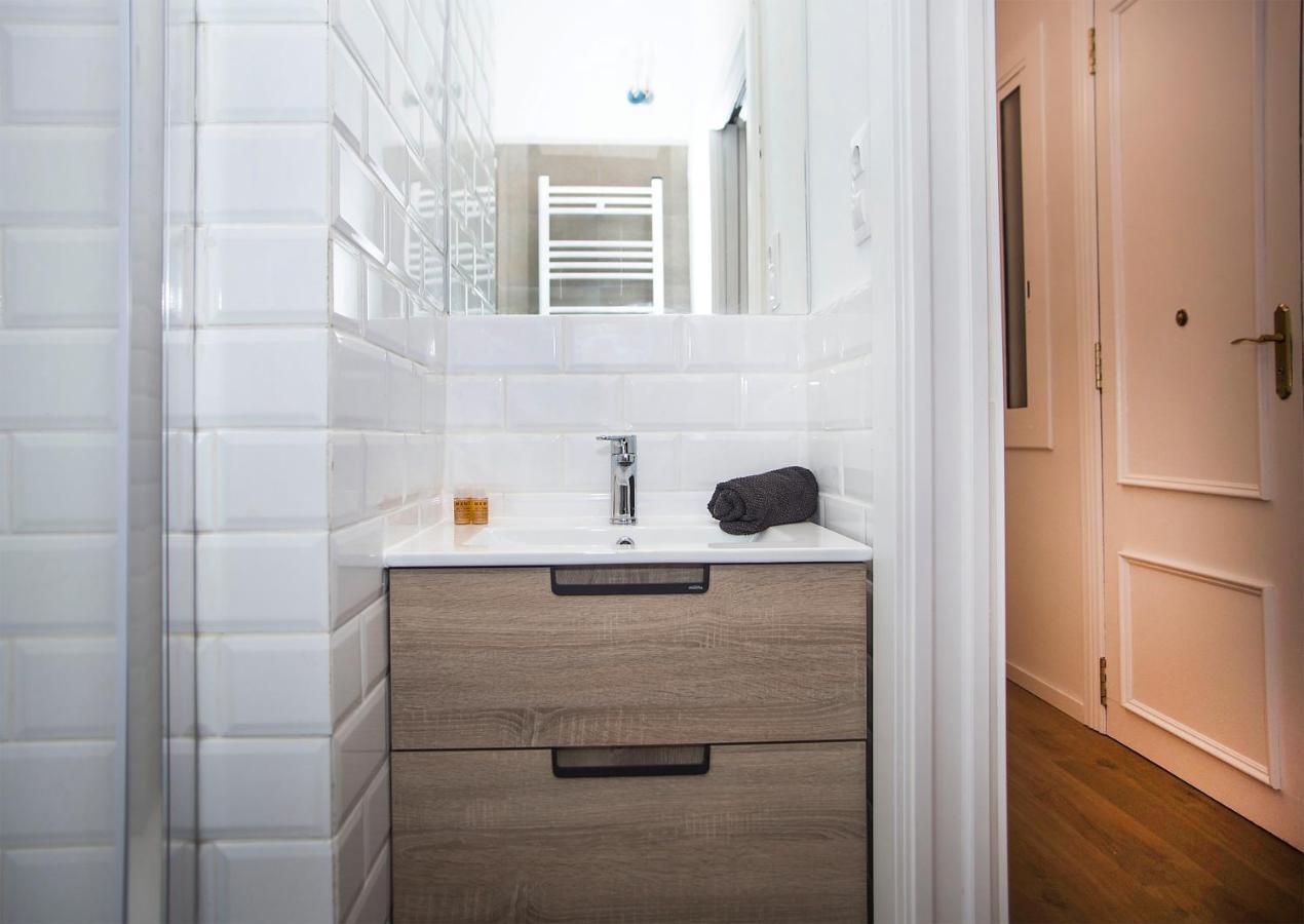 Mai & Maud Ronda Apartment برشلونة المظهر الخارجي الصورة